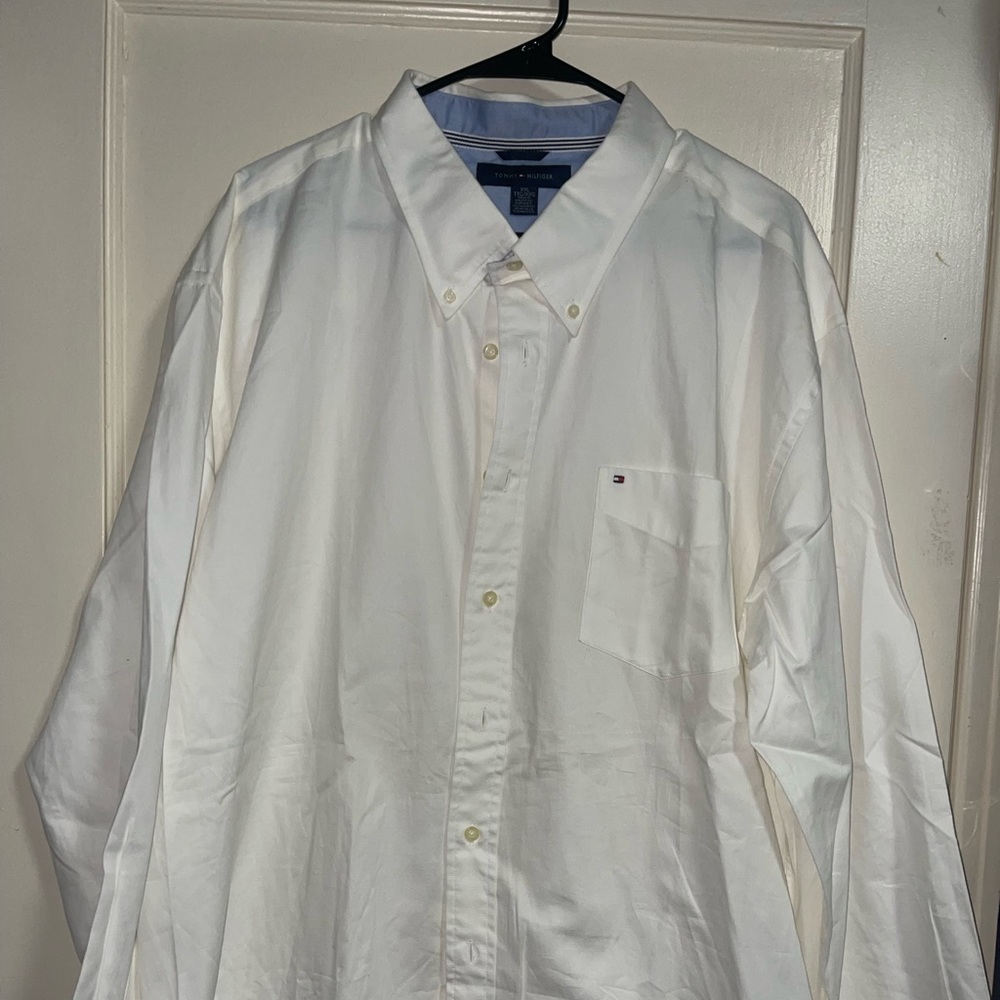 Tommy Hilfiger- White collar shirt